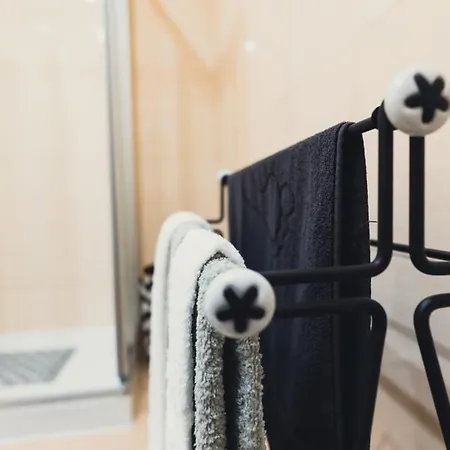 Апартаменты Guestready - Glamorous Getaway In *